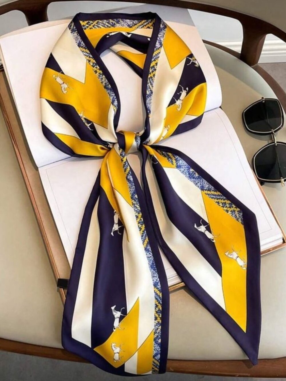 YellowStriped horse Scarf M727